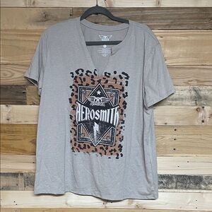 Aerosmith size Large V-neck Soft Relaxed Graphic Tee in Taupe with Leopard Print